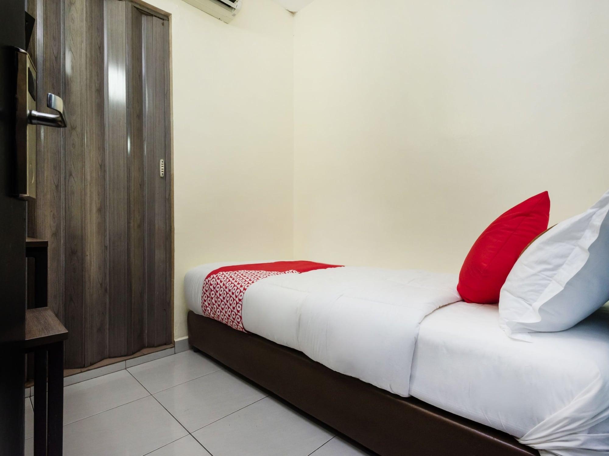 Super Oyo 494 Eg Hotel Johor Bahru Exterior photo