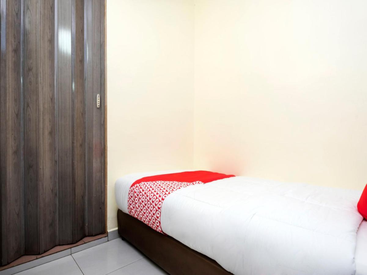 Super Oyo 494 Eg Hotel Johor Bahru Exterior photo